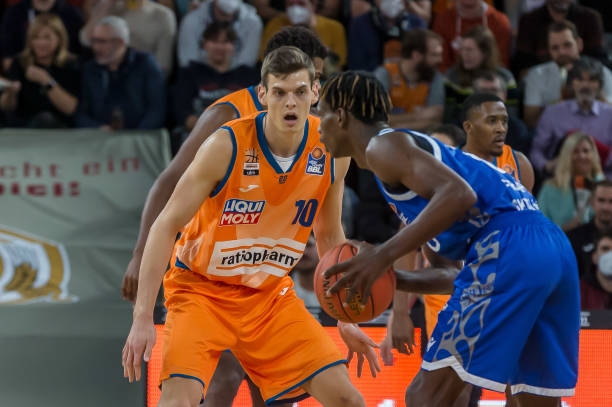 传切配合控 传切配合控