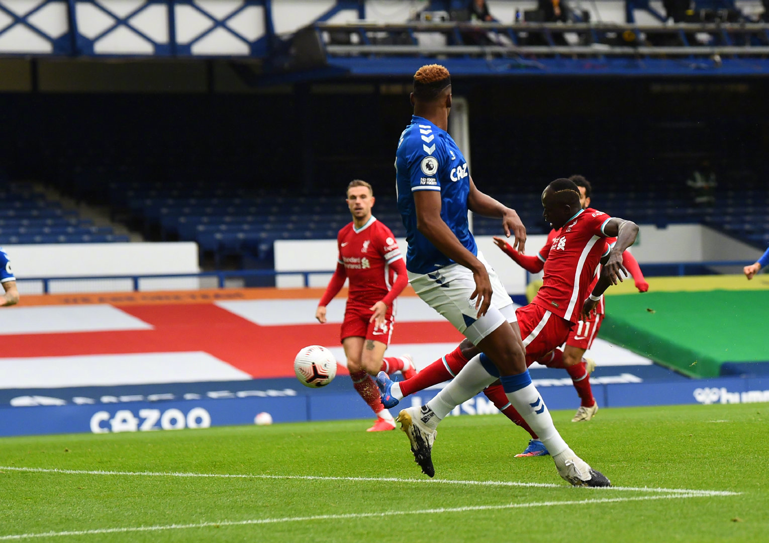 足球比赛中 足球比赛中